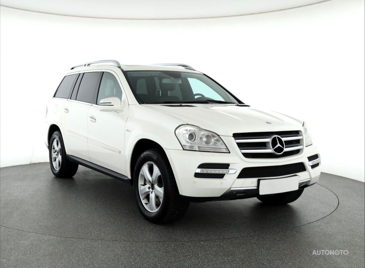Mercedes-Benz GL, 2011 - celkový pohled