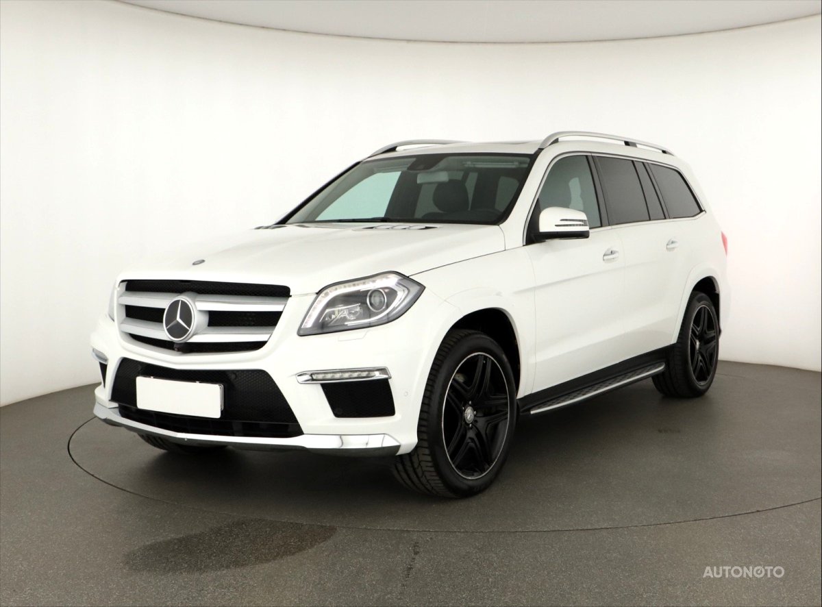 Mercedes-Benz GL, 2015 - pohled č. 3