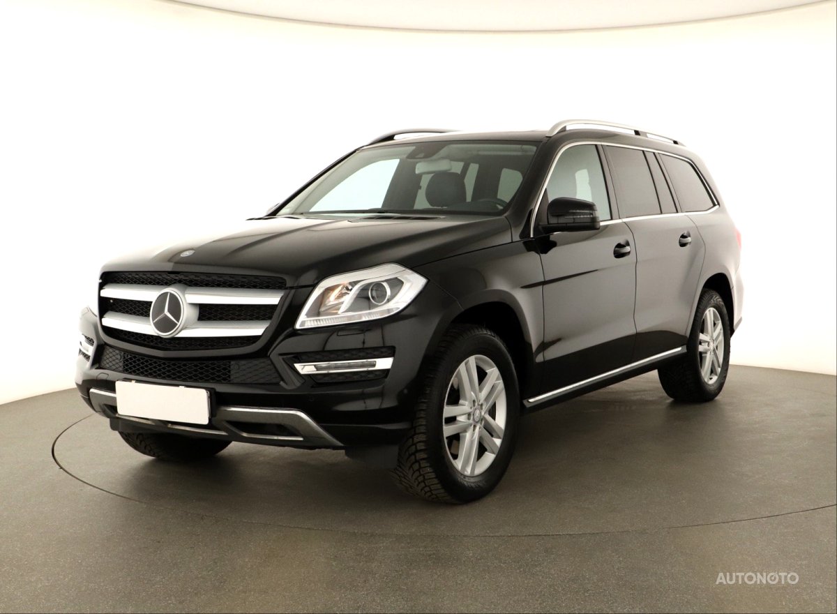 Mercedes-Benz GL, 2013 - pohled č. 3