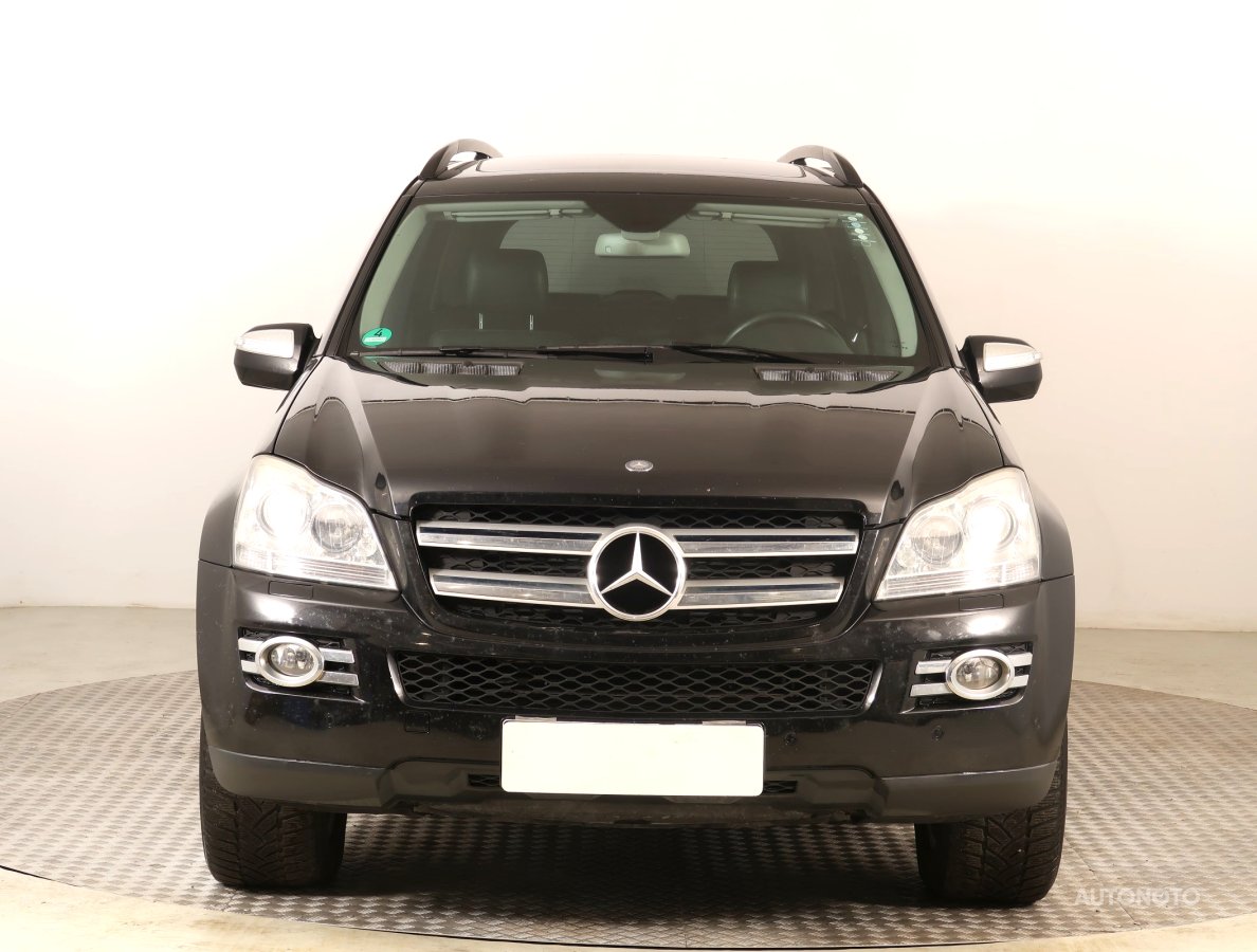 Mercedes-Benz GL, 2008 - pohled č. 2