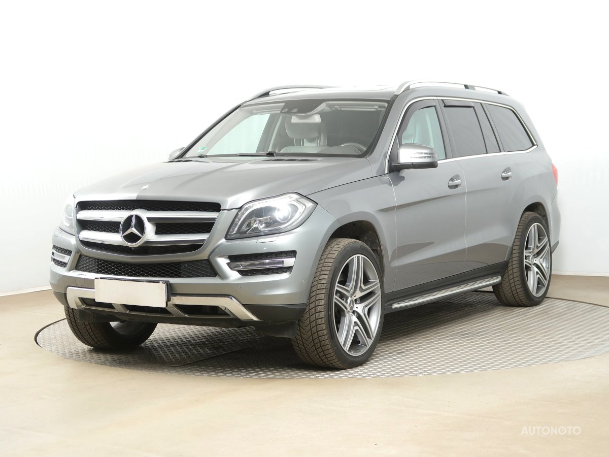 Mercedes-Benz GL, 2013 - pohled č. 3