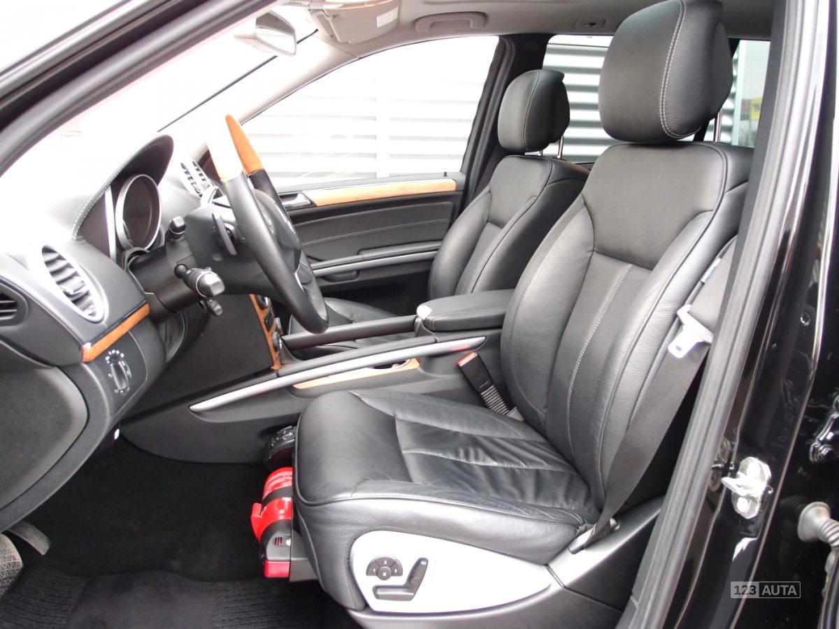 Mercedes-Benz GL, 2010 - pohled č. 10