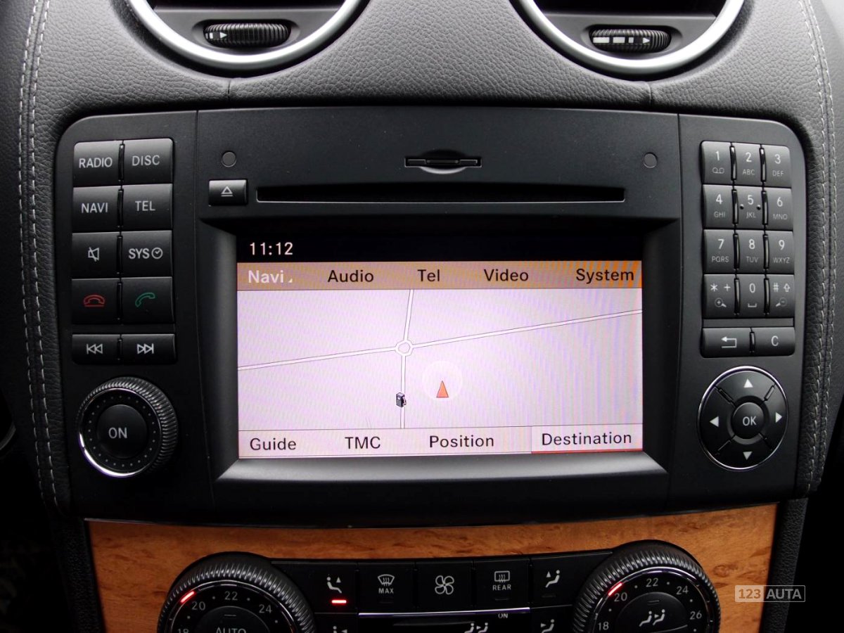 Mercedes-Benz GL, 2010 - pohled č. 17