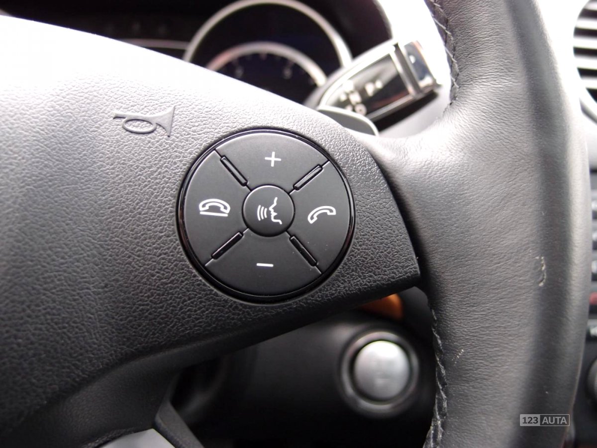 Mercedes-Benz GL, 2010 - pohled č. 24