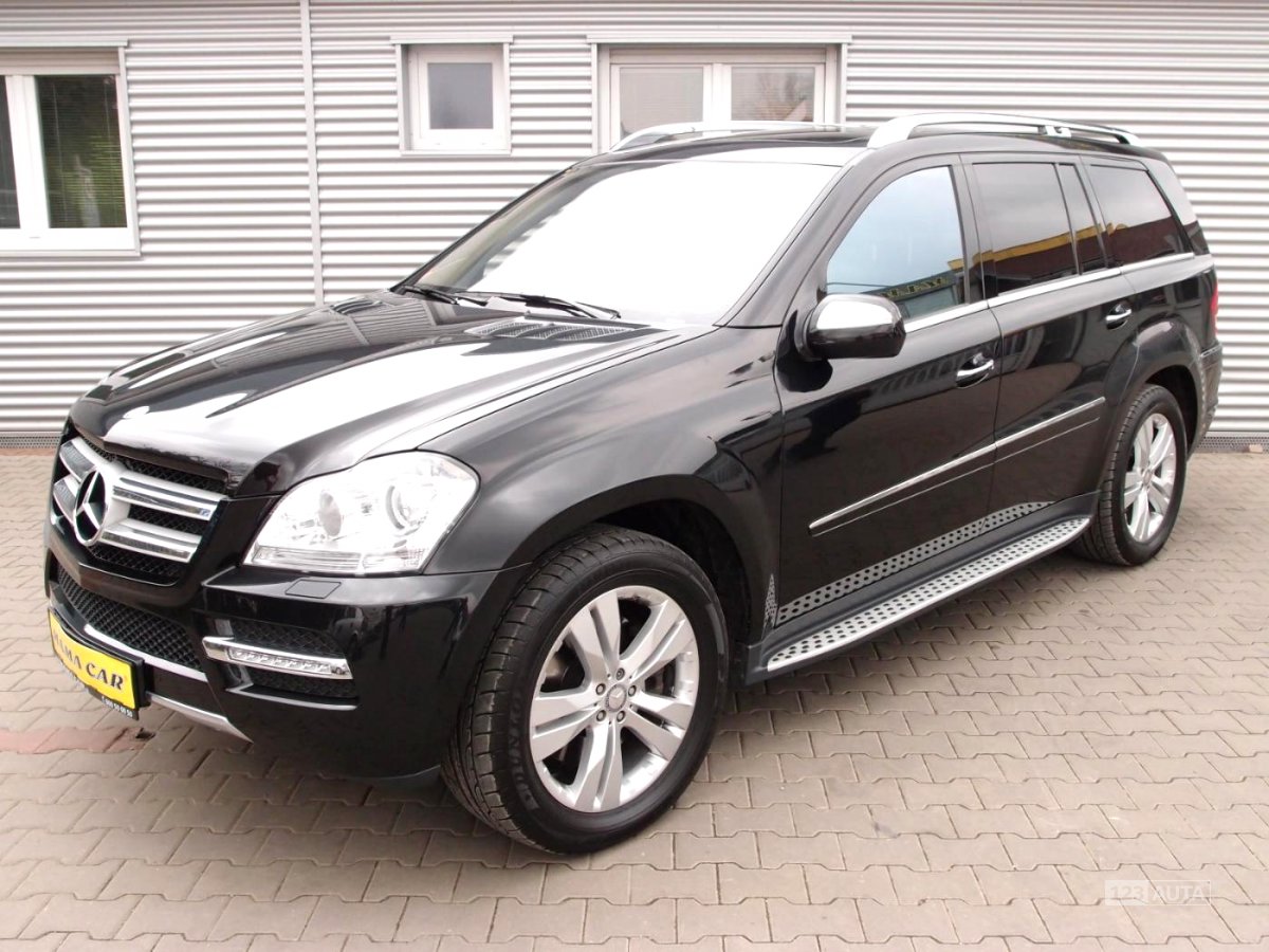 Mercedes-Benz GL, 2010 - pohled č. 3