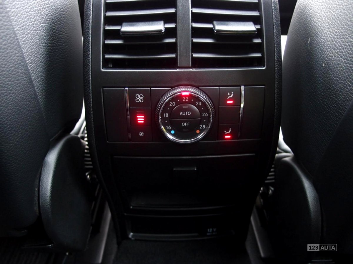 Mercedes-Benz GL, 2010 - pohled č. 30