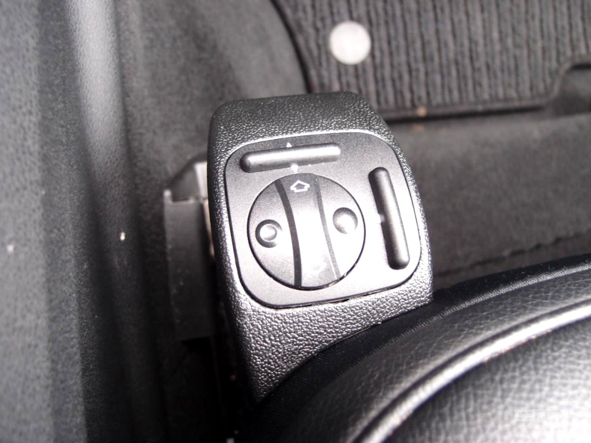 Mercedes-Benz GL, 2010 - pohled č. 31