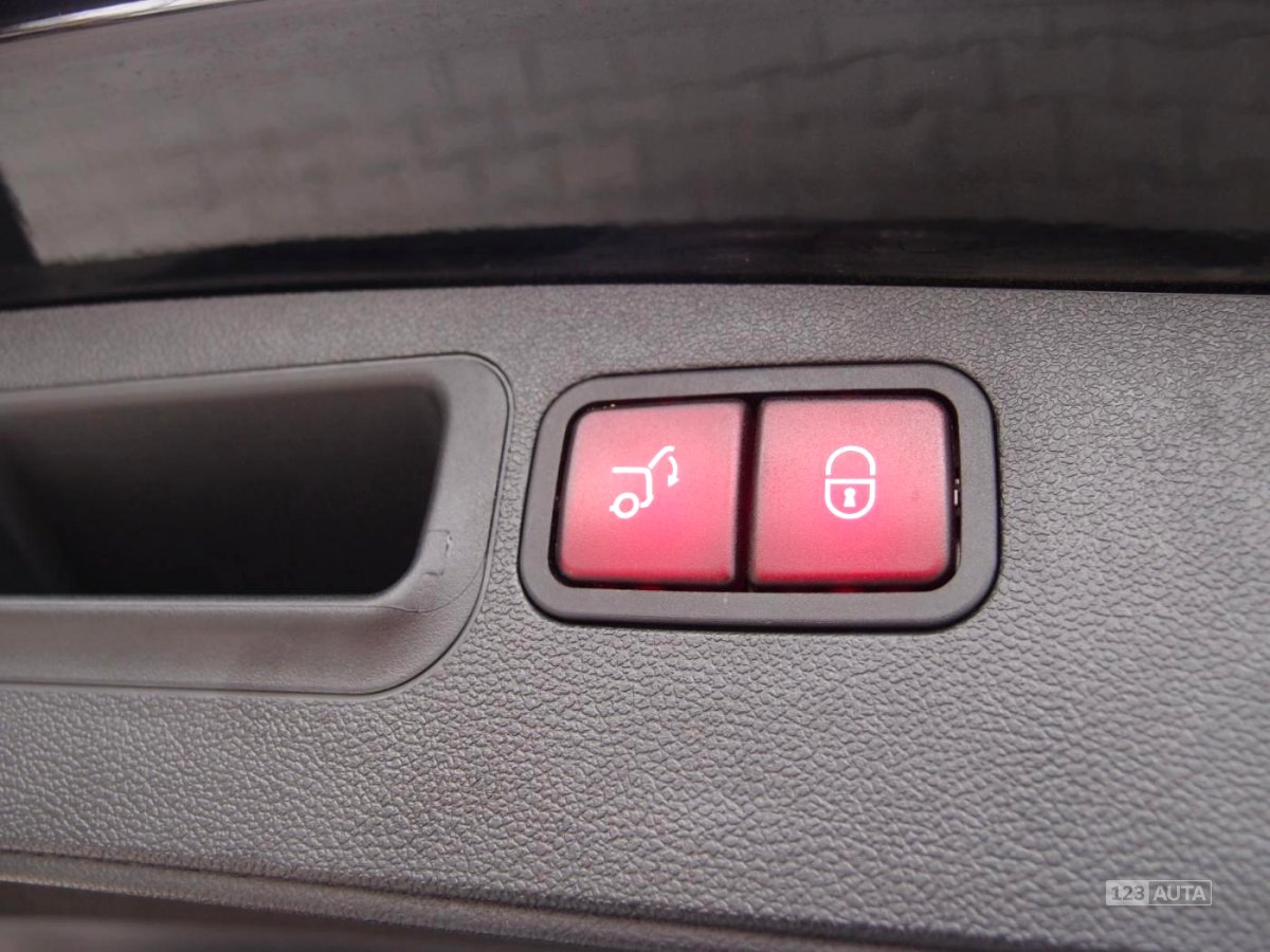 Mercedes-Benz GL, 2010 - pohled č. 32