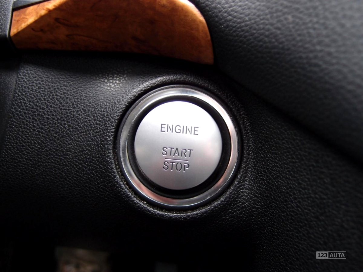 Mercedes-Benz GL, 2010 - pohled č. 34