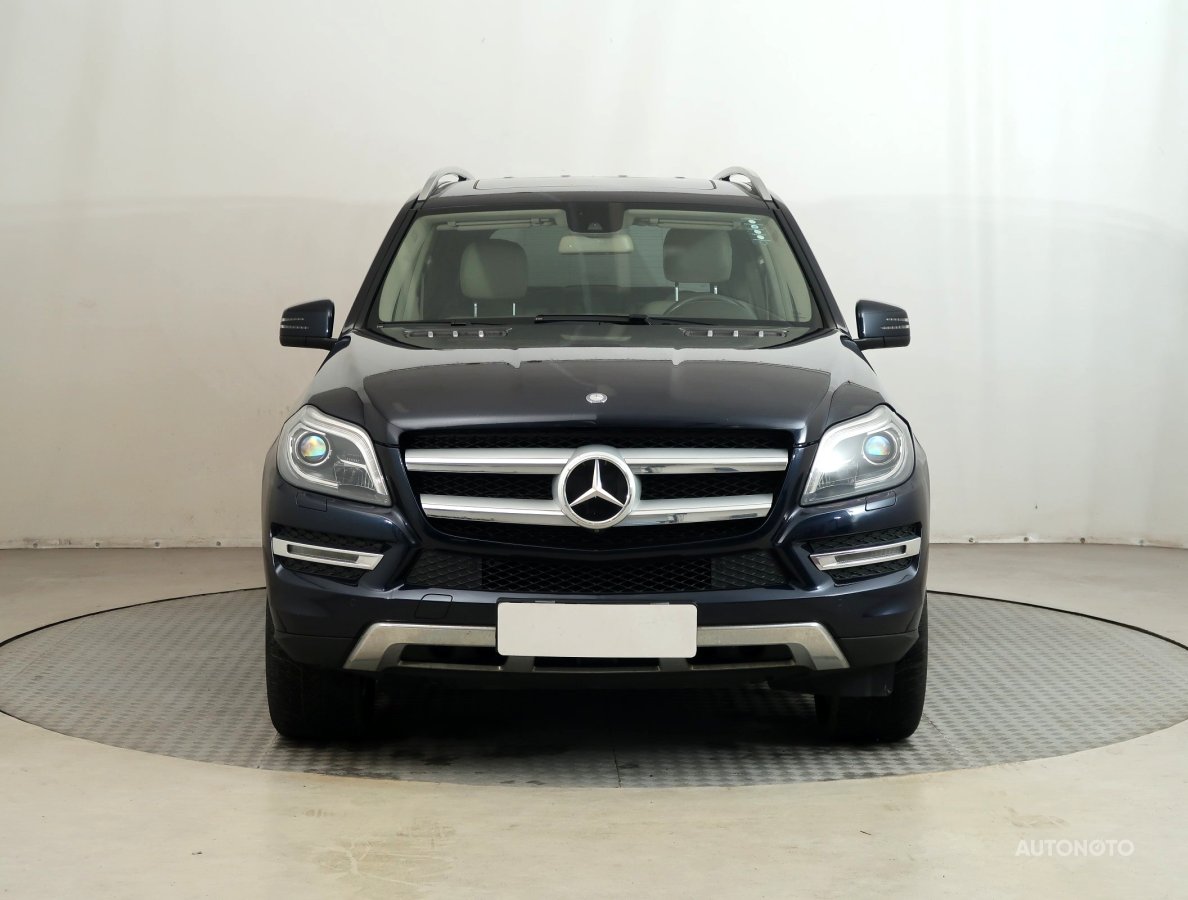 Mercedes-Benz GL, 2014 - pohled č. 2