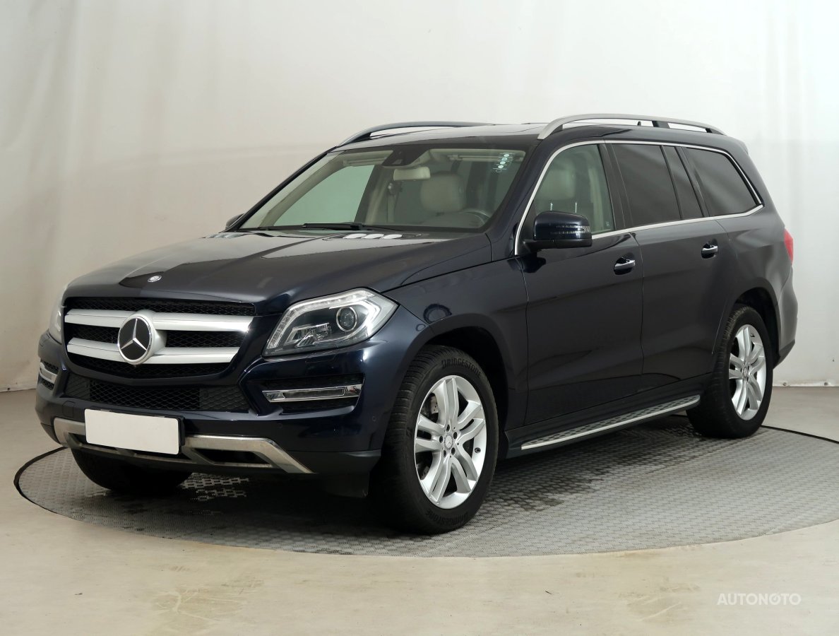 Mercedes-Benz GL, 2014 - pohled č. 3