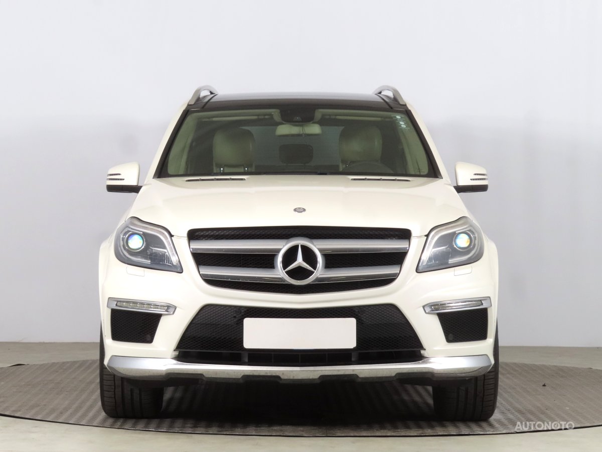 Mercedes-Benz GL, 2013 - pohled č. 2