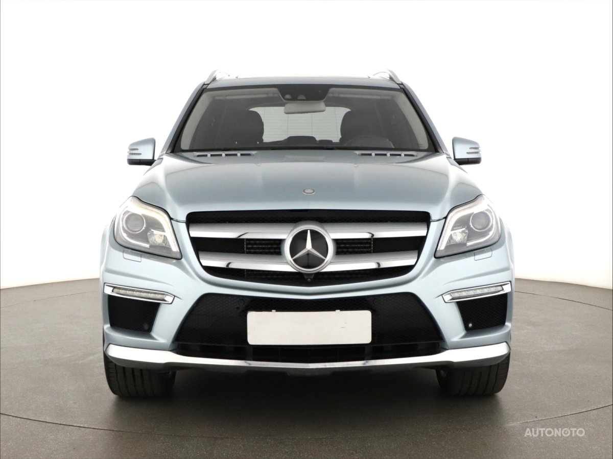 Mercedes-Benz GL, 2015 - pohled č. 2