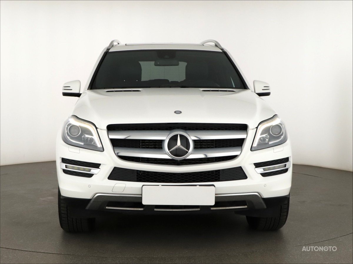 Mercedes-Benz GL, 2014 - pohled č. 2