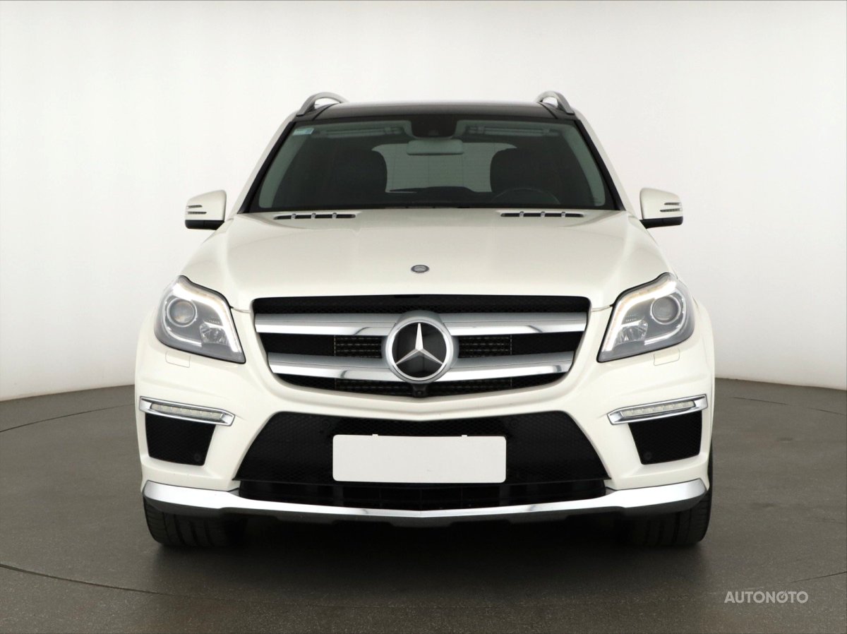 Mercedes-Benz GL, 2013 - pohled č. 2