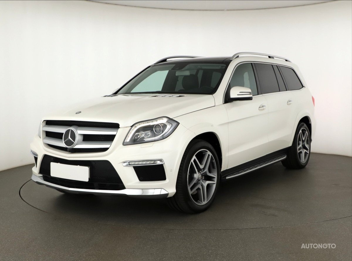 Mercedes-Benz GL, 2013 - pohled č. 3