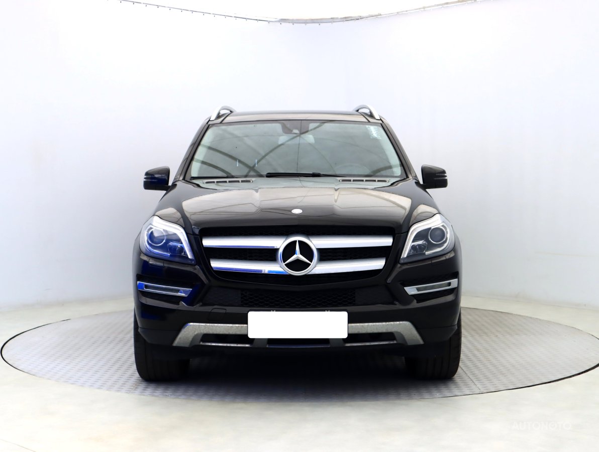 Mercedes-Benz GL, 2015 - pohled č. 2
