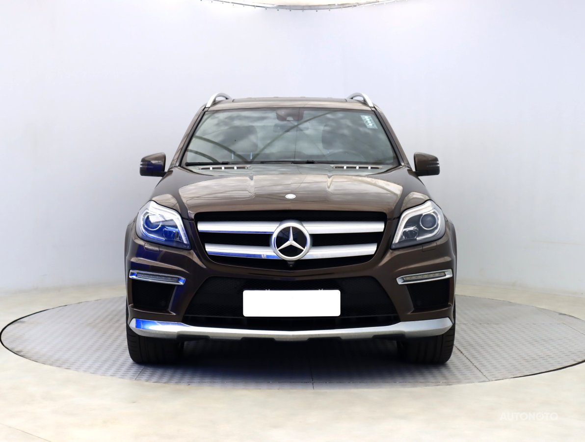 Mercedes-Benz GL, 2013 - pohled č. 2