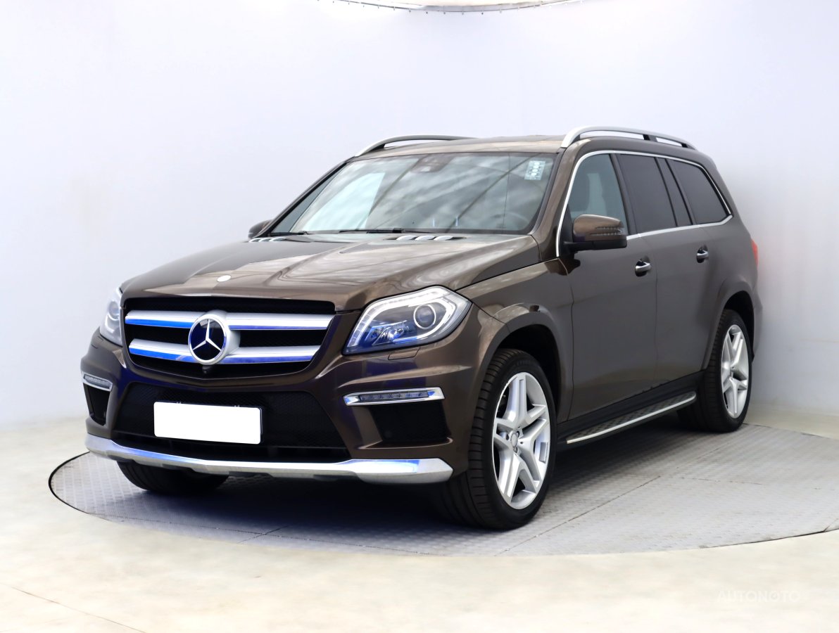 Mercedes-Benz GL, 2013 - pohled č. 3