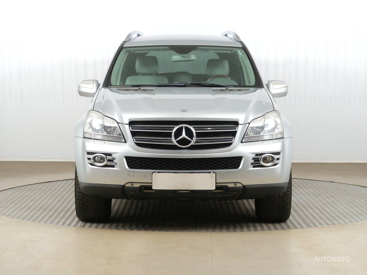 Mercedes-Benz GL, 2009 - pohled č. 2