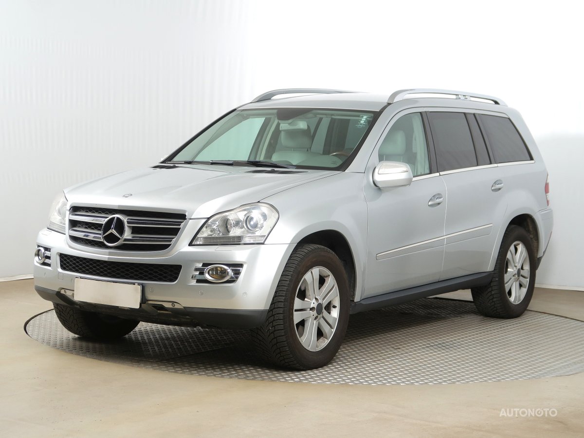 Mercedes-Benz GL, 2009 - pohled č. 3