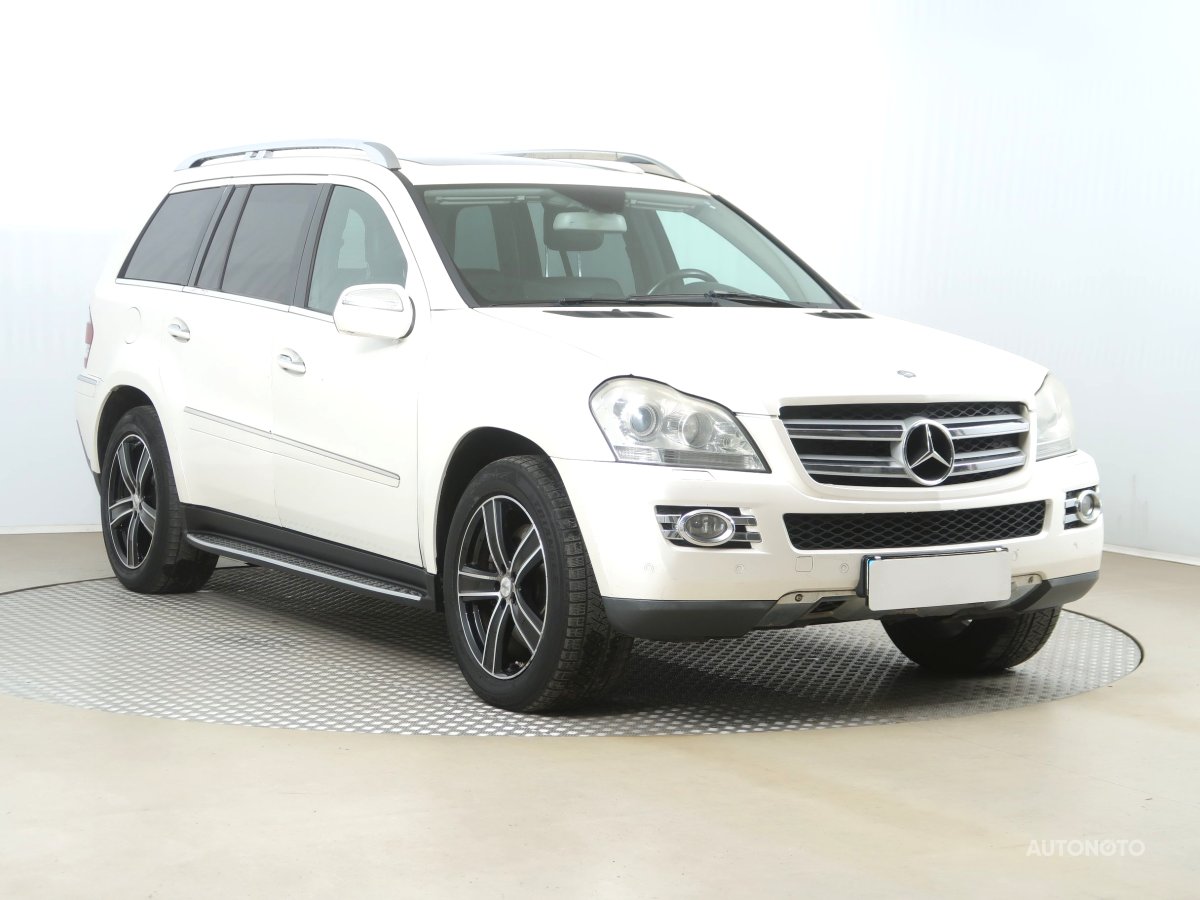 Mercedes-Benz GL, 2009 - celkový pohled