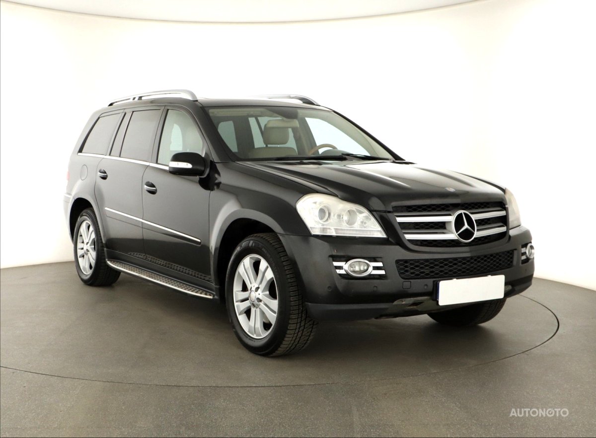 Mercedes-Benz GL, 2008 - celkový pohled