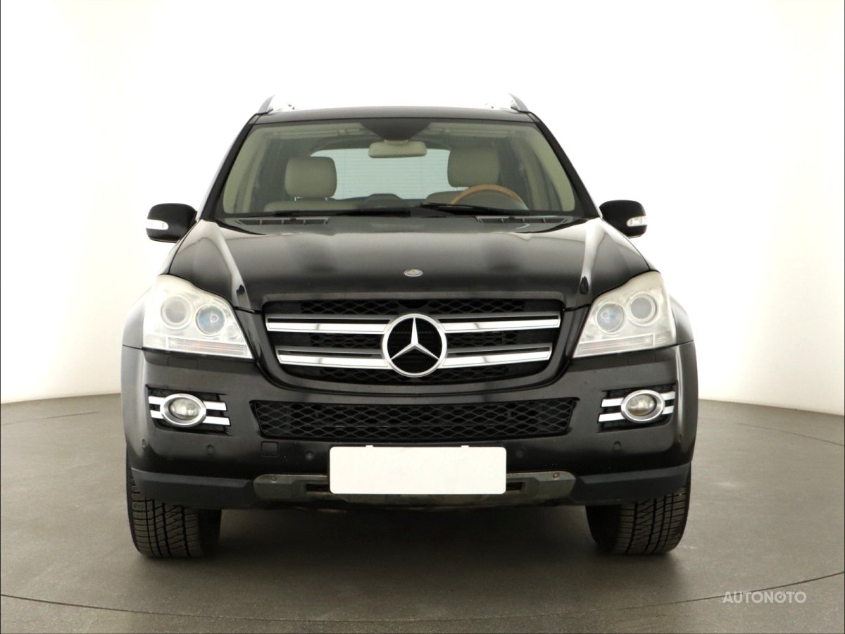 Mercedes-Benz GL, 2008 - pohled č. 2
