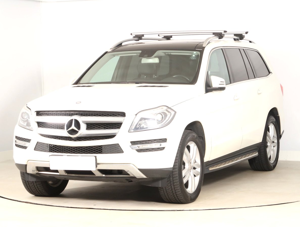 Mercedes-Benz GL, 2013 - pohled č. 3