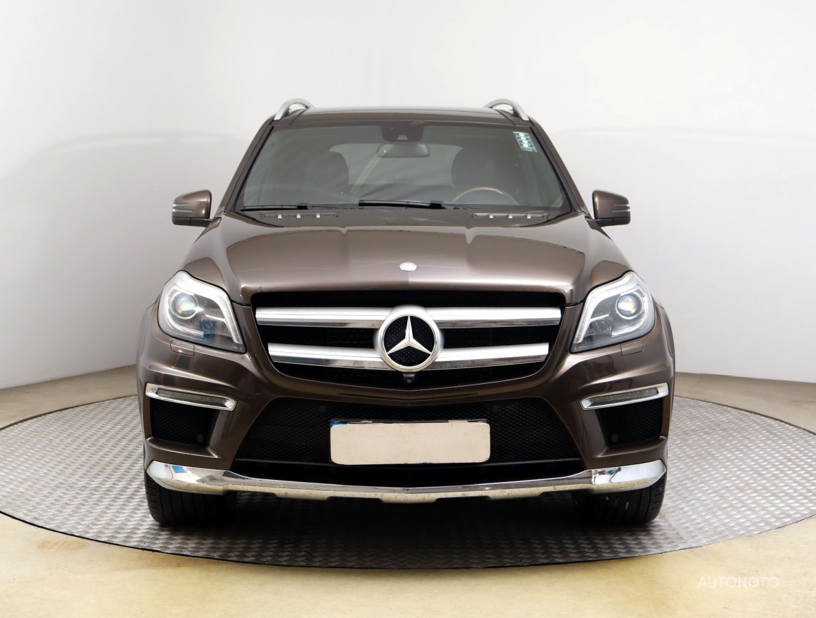 Mercedes-Benz GL, 2014 - pohled č. 2