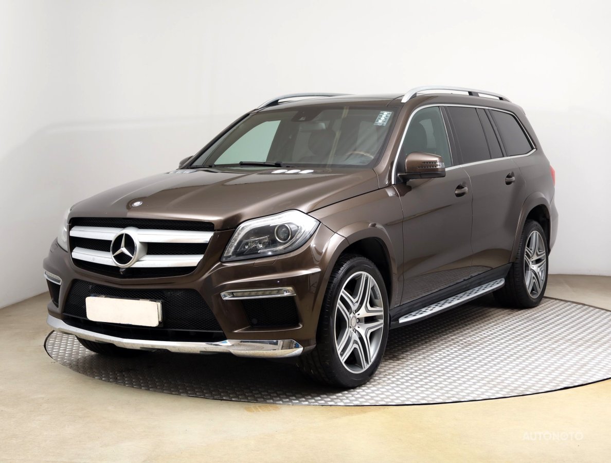 Mercedes-Benz GL, 2014 - pohled č. 3