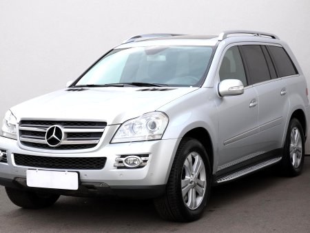 Mercedes-Benz GL, 2008 - pohled č. 3