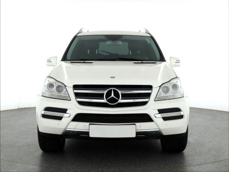 Mercedes-Benz GL, 2011 - pohled č. 2