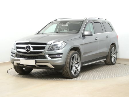Mercedes-Benz GL, 2013 - pohled č. 3