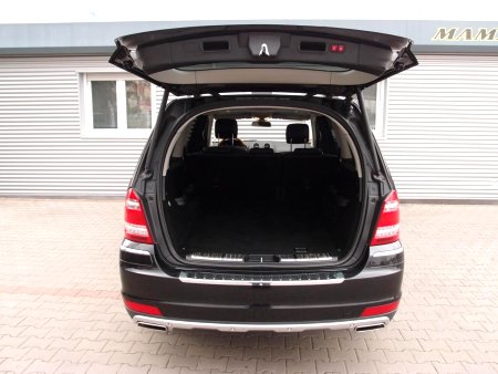 Mercedes-Benz GL, 2010 - pohled č. 12