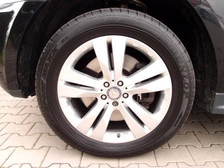 Mercedes-Benz GL, 2010 - pohled č. 9