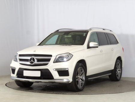 Mercedes-Benz GL, 2013 - pohled č. 3