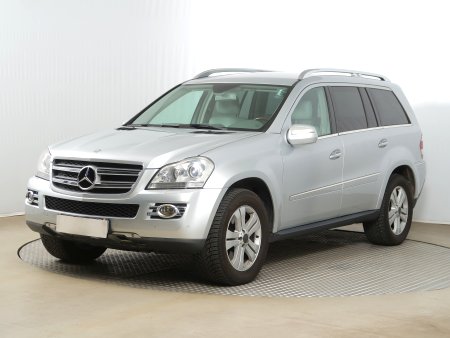 Mercedes-Benz GL, 2009 - pohled č. 3