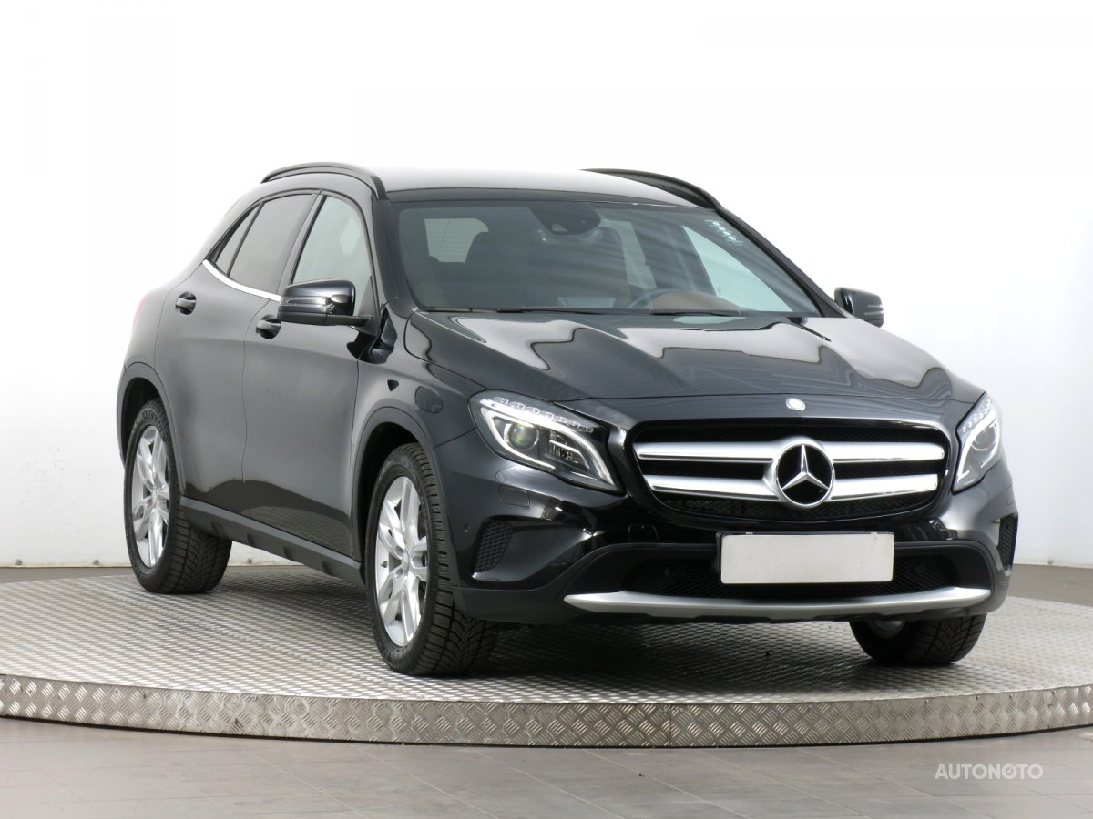 Mercedes-Benz GLA, 2015 - celkový pohled