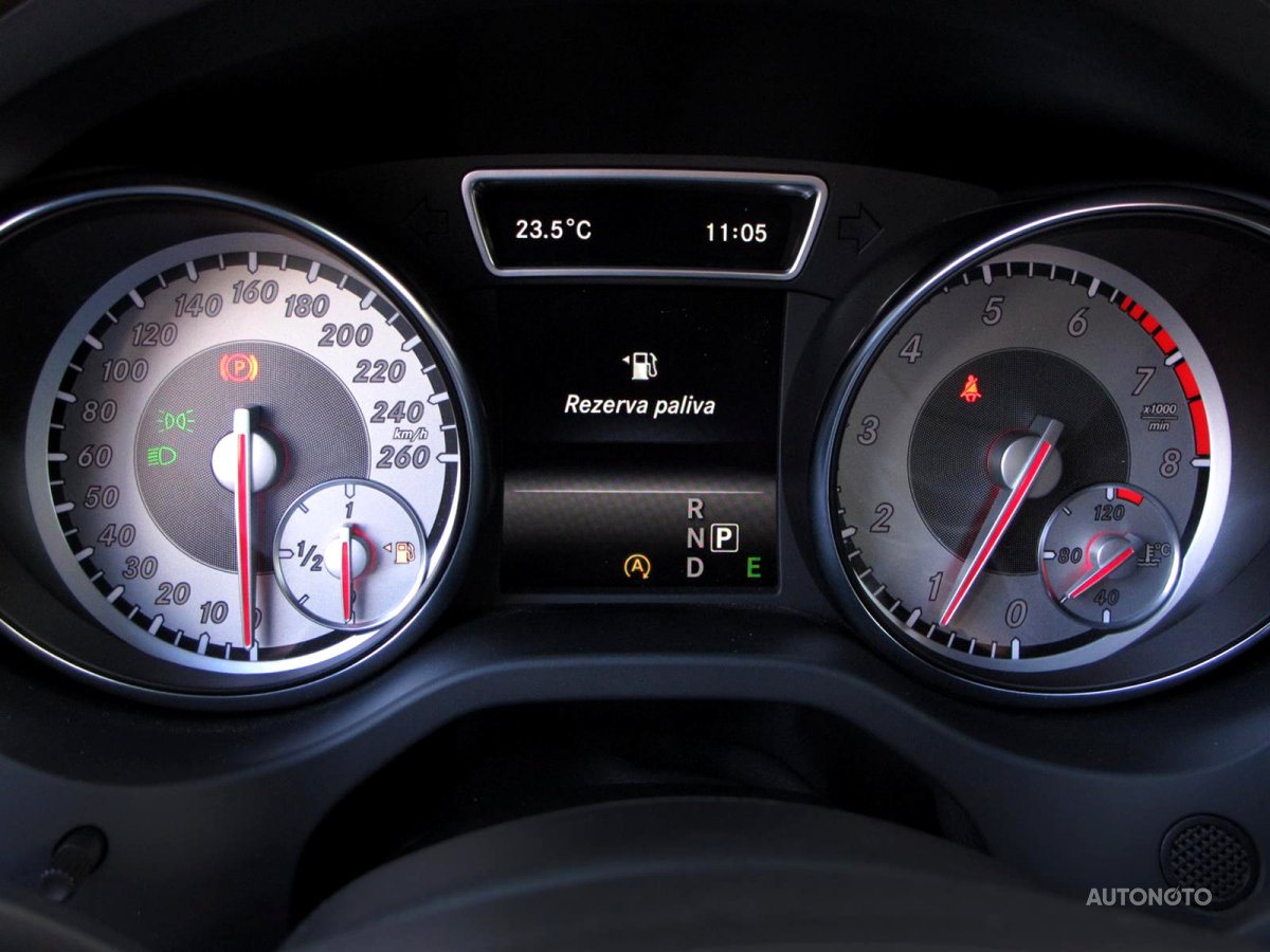 Mercedes-Benz GLA, 2015 - pohled č. 10