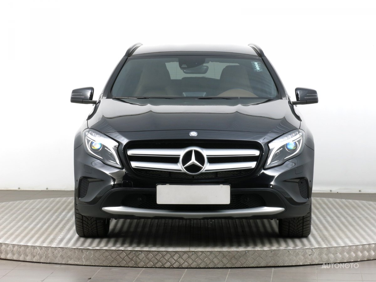 Mercedes-Benz GLA, 2015 - pohled č. 2