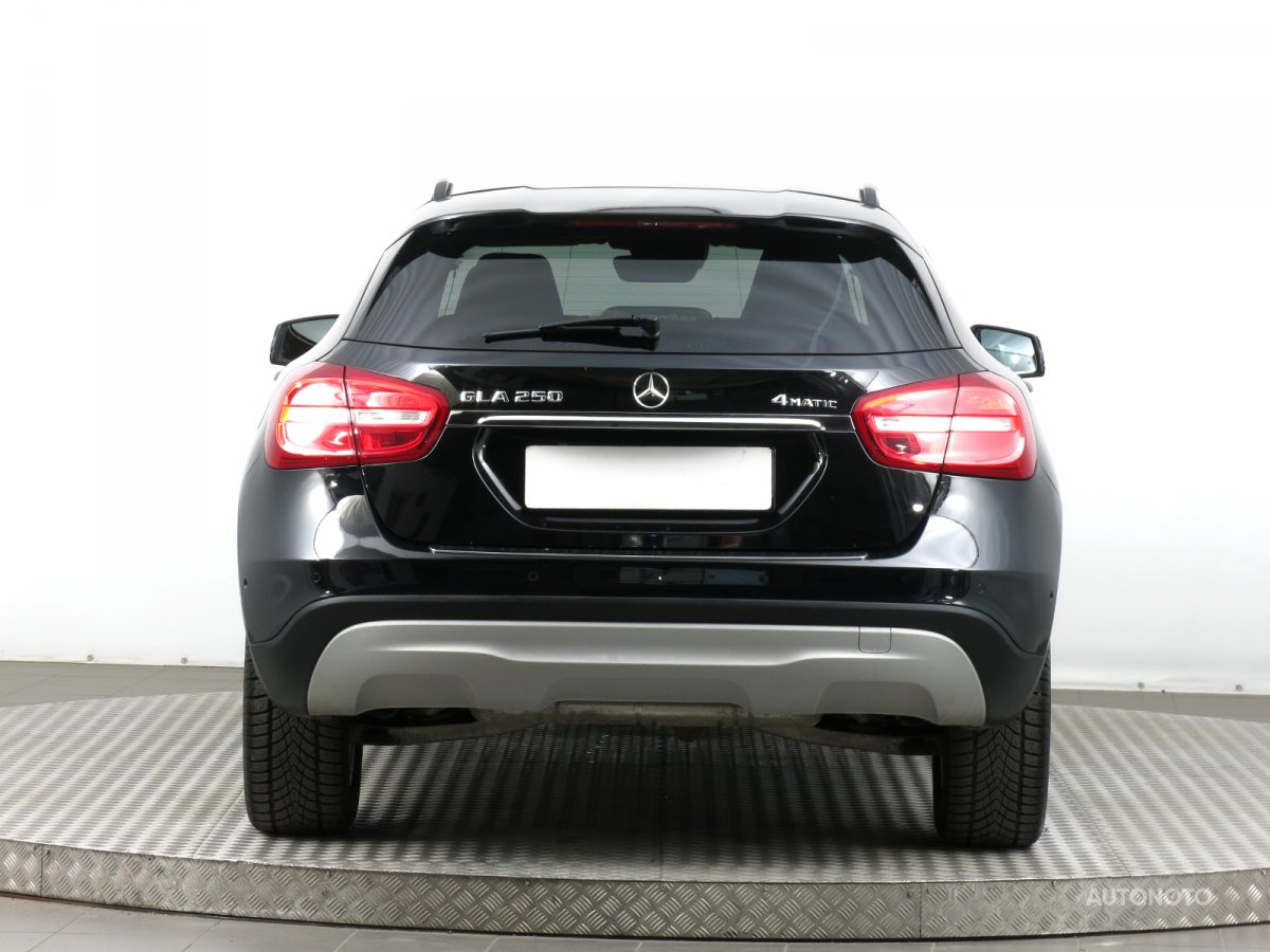 Mercedes-Benz GLA, 2015 - pohled č. 6