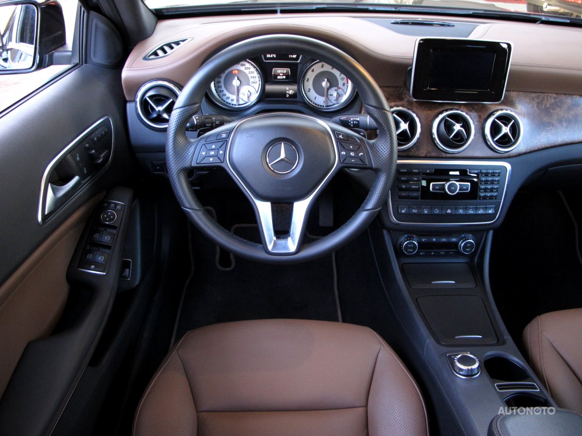 Mercedes-Benz GLA, 2015 - pohled č. 9