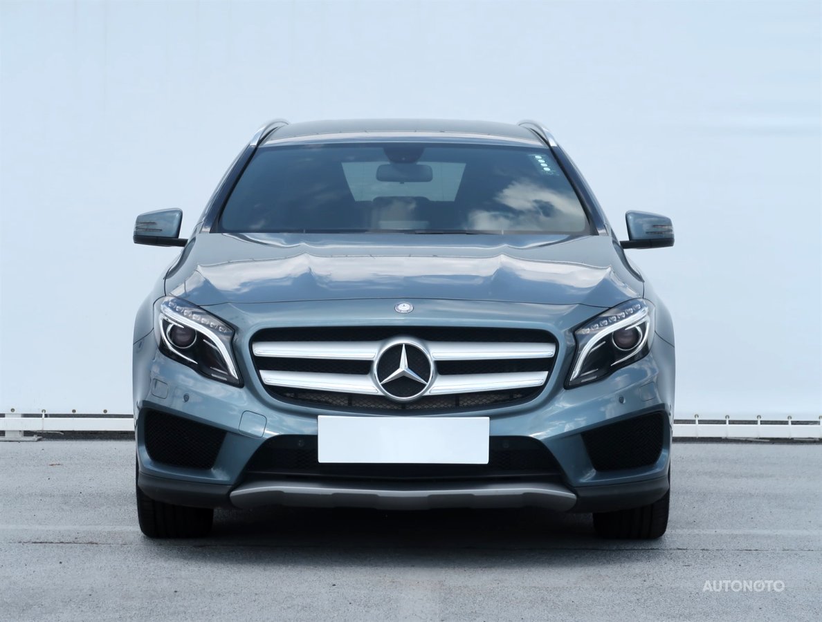 Mercedes-Benz GLA, 2015 - pohled č. 2