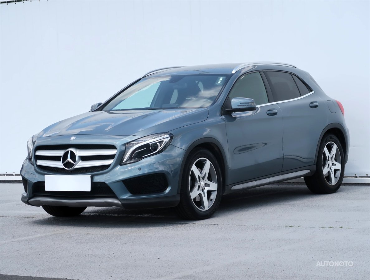 Mercedes-Benz GLA, 2015 - pohled č. 3