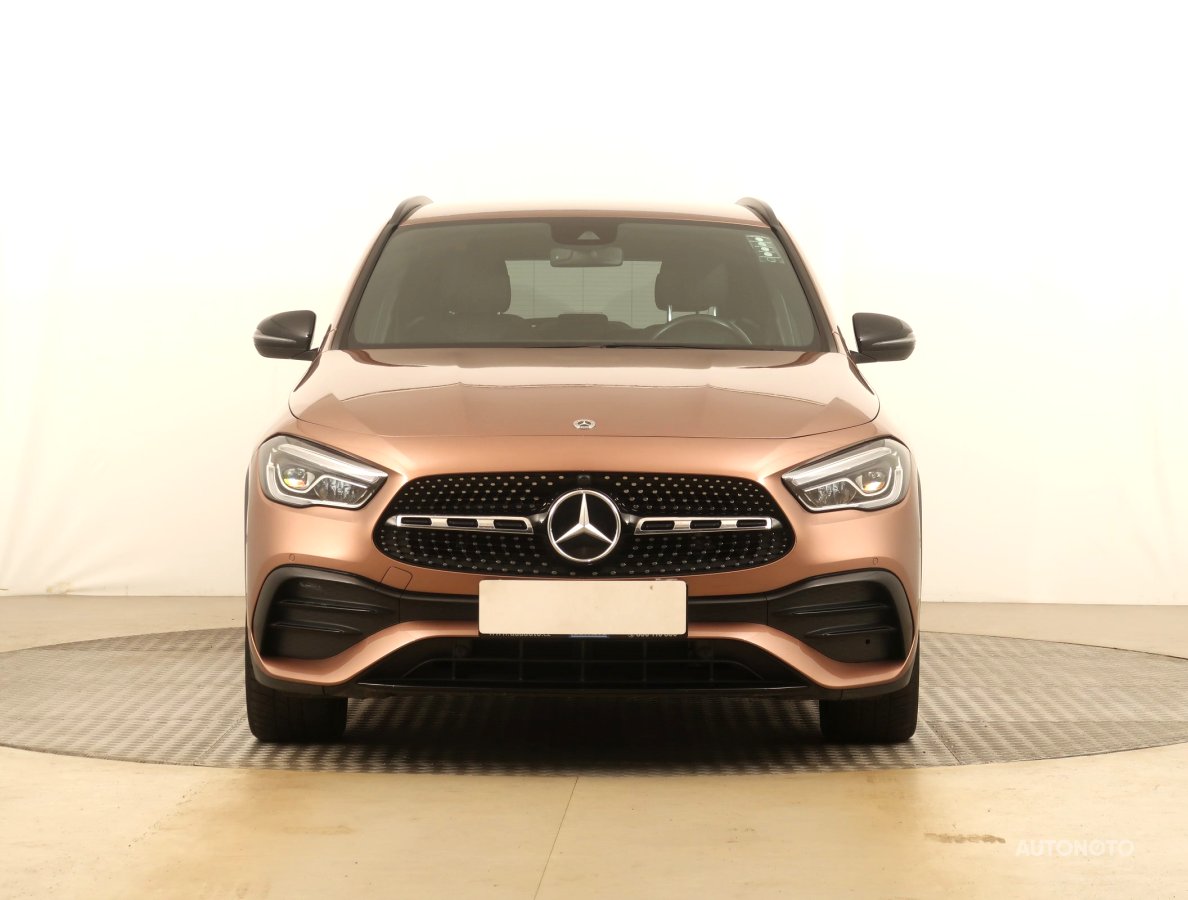 Mercedes-Benz GLA, 2021 - pohled č. 2