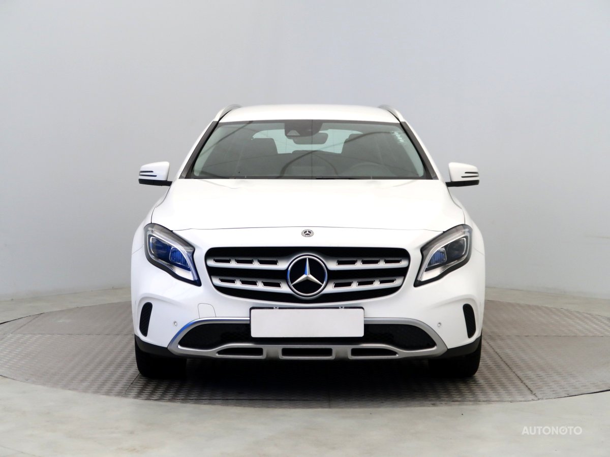 Mercedes-Benz GLA, 2019 - pohled č. 2