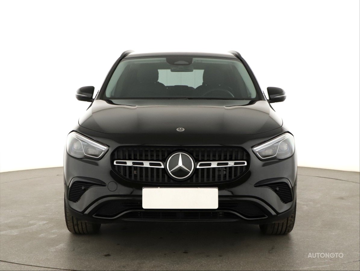Mercedes-Benz GLA, 2024 - pohled č. 2