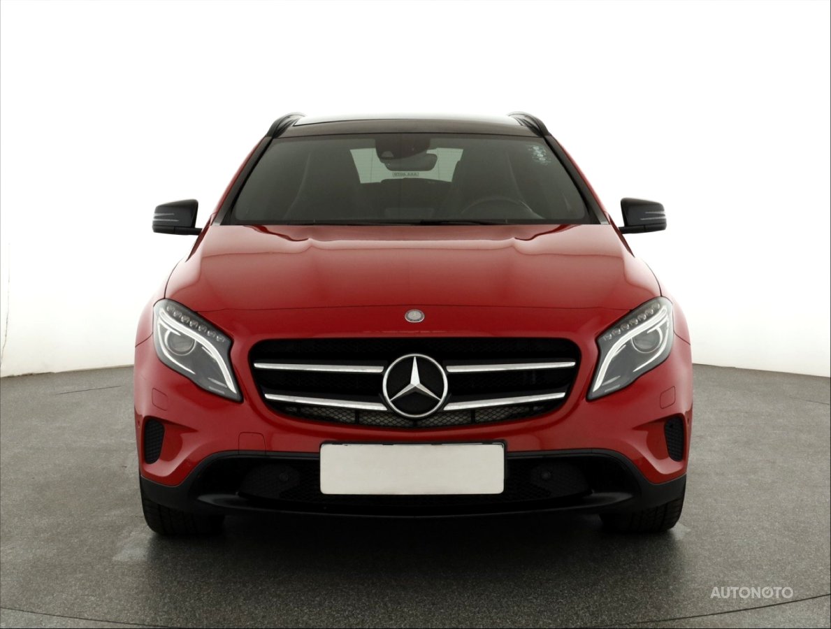 Mercedes-Benz GLA, 2014 - pohled č. 2