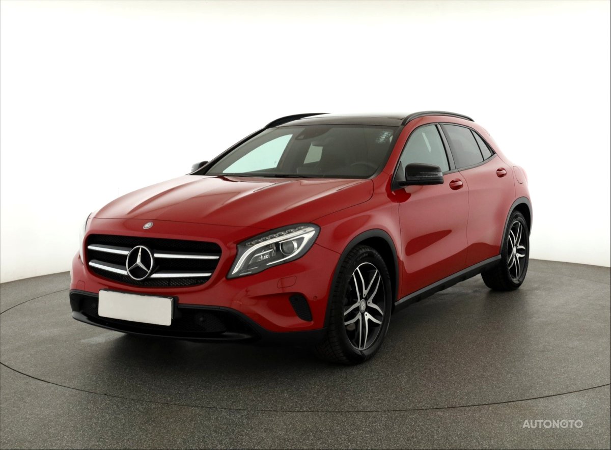 Mercedes-Benz GLA, 2014 - pohled č. 3